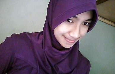 BARE ASIAN HIJAB JILBAB