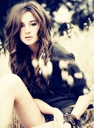 Damsels with uber-sexy hair.