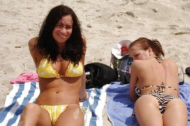 BEAUTIFUL FEMMES IN SUPER-HOT SWIMSUITS II