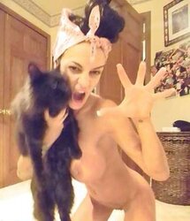 Infrequent Angelina Valentine Images - SurlyD!!