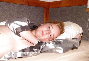 Belle small teenager rousse