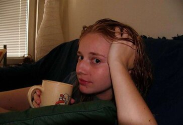 Belle small teenager rousse