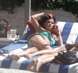 Selena Gomez Bathing Suit At Pool In Miami Sep