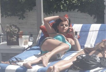 Selena Gomez Bathing Suit At Pool In Miami Sep