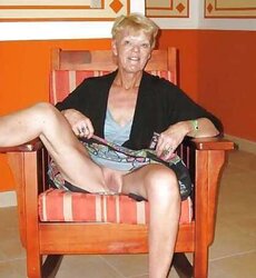 Mature and Granny Upskirts