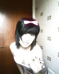 My bevy 37 : lil' emo selfshot