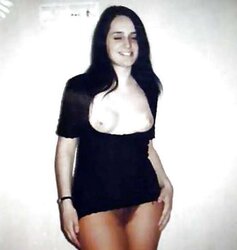 DDG FABULOUS SMILING ENTICING JIGGLY COUGARS WITH NO BOYS :)