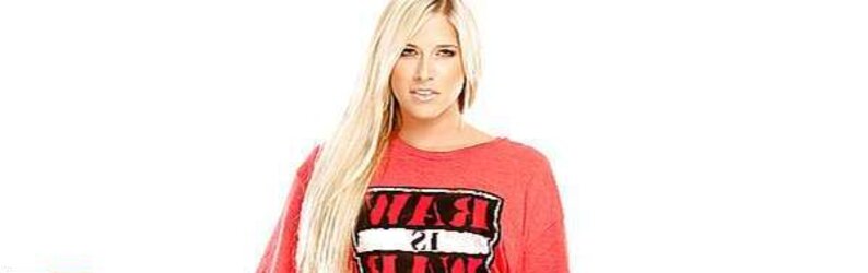 Barbie Blank aka Kelly Kelly ex WWE diva mega bevy