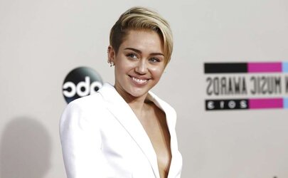 Beautiful Miley Cyrus 2013 American Music Awards