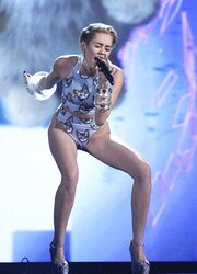 Beautiful Miley Cyrus 2013 American Music Awards