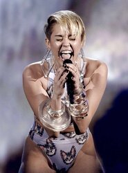 Beautiful Miley Cyrus 2013 American Music Awards