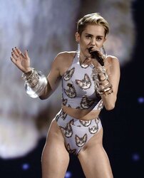 Beautiful Miley Cyrus 2013 American Music Awards