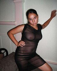 Hotlegs-huge-chested teenager