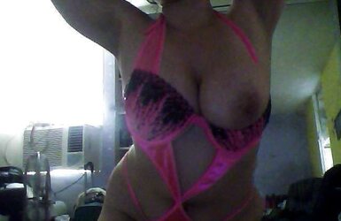 Estoy mansturbandome, haganme comentarios sucios mmmmm