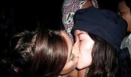 Singapore Lesbos Smooching