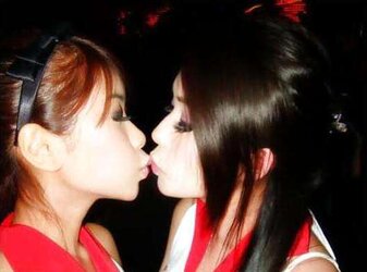 Singapore Lesbos Smooching