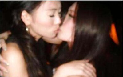 Singapore Lesbos Smooching