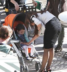 Sofia Vergara Slurping Ice Testicle Tonic on Set of Modern home