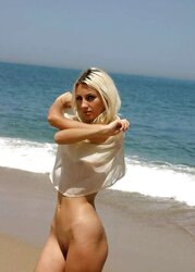 Sensuous blondie enjoys summer