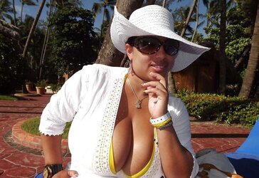 Large titty Dominican