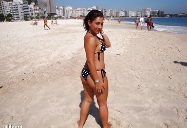 Spectacular mulata brazillian mom LIA