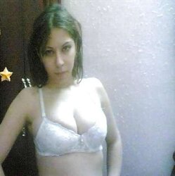 Arab Gal Showing