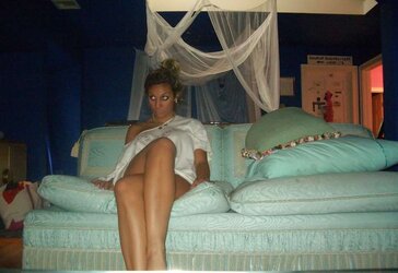 Blue spotted godess
