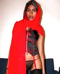 Non-porno Arab dame, with or sans hijab