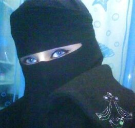 Non-porno Arab dame, with or sans hijab