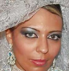 Non-porno Arab dame, with or sans hijab