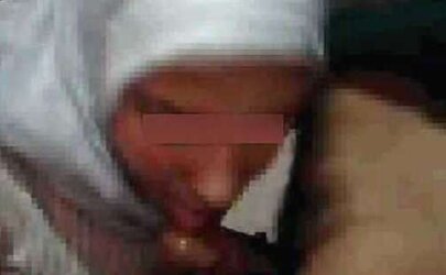 Hijab arab webcam in office Wears egypt or turkish jilbab