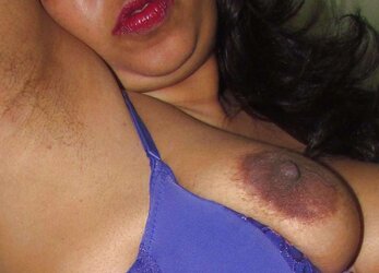 Plumper indian aunty