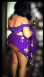 Plumper indian aunty