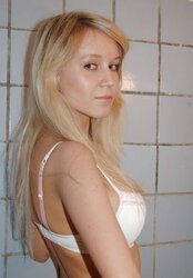 Bombshell Blond Uber-Sexy Bootie