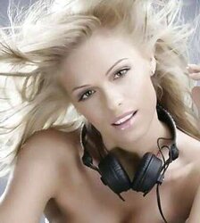 REMARKABLE DJ NIKI