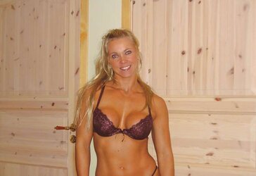 Super-Steamy Ash-Blonde Fitness Honey