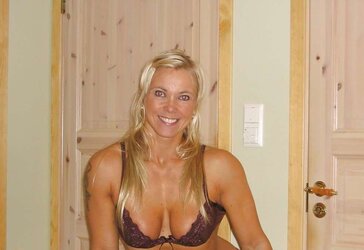 Super-Steamy Ash-Blonde Fitness Honey