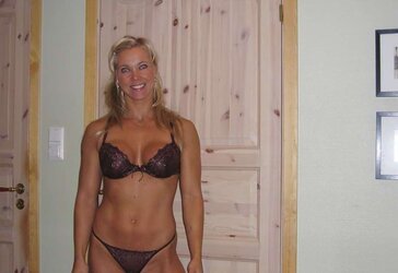 Super-Steamy Ash-Blonde Fitness Honey