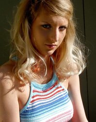 GORGEOUS TEENAGER SANDRA