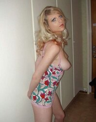 GORGEOUS TEENAGER SANDRA