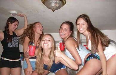 Bevy of splendid college chicks