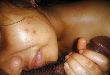 INDIAN DAME ENJOY PECKERS I