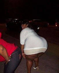 PLUMPER BLACKS HONEYS WITH MEGA BOOTIES