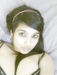 Selfshot fat buxomy teenager mms