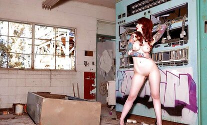Redhead Temptress!