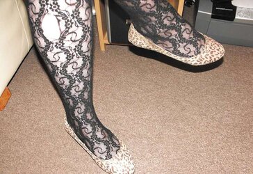 Girlfriend wears pantyhose and flats sent by member