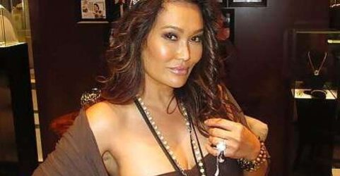 Tia Carrere mega bevy