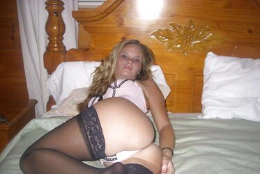 Uber-Cute nymphs in magnificent pantyhose