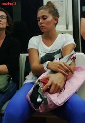 Salope a cul - legging dans le metro (une vraie pute)