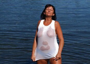 Mature naturist wifey